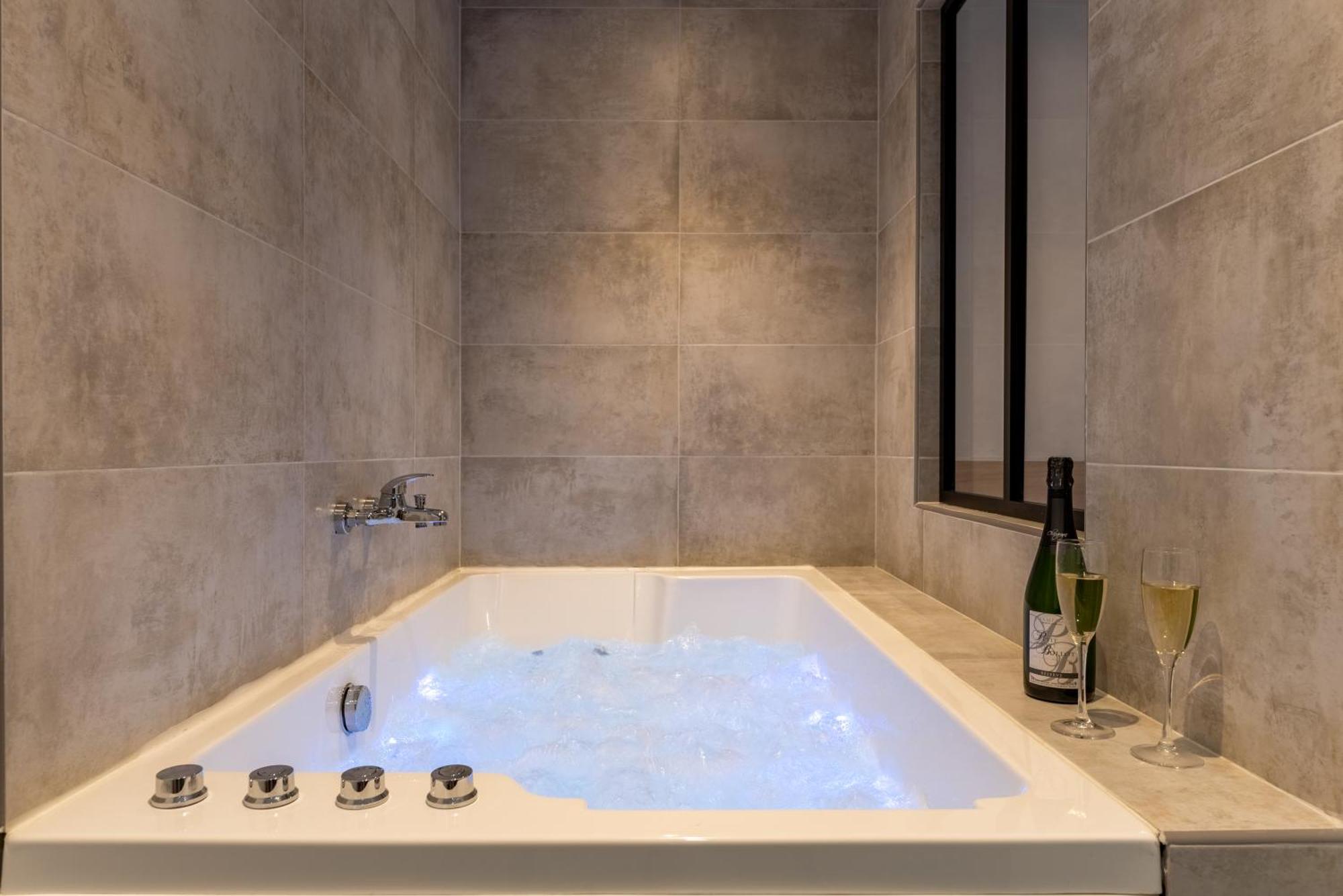 Le Fruit Defendu "Love Room" Jacuzzi Centre Ville Руан Экстерьер фото