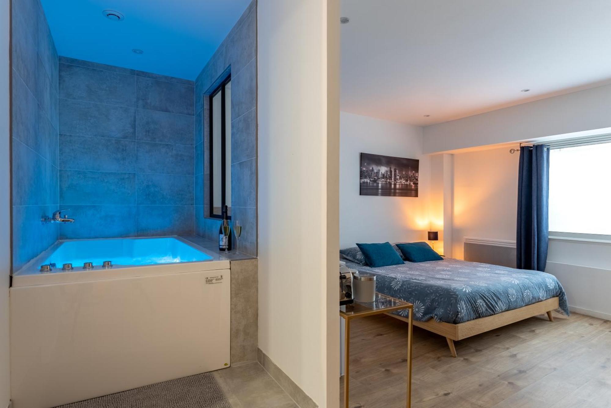Le Fruit Defendu "Love Room" Jacuzzi Centre Ville Руан Экстерьер фото